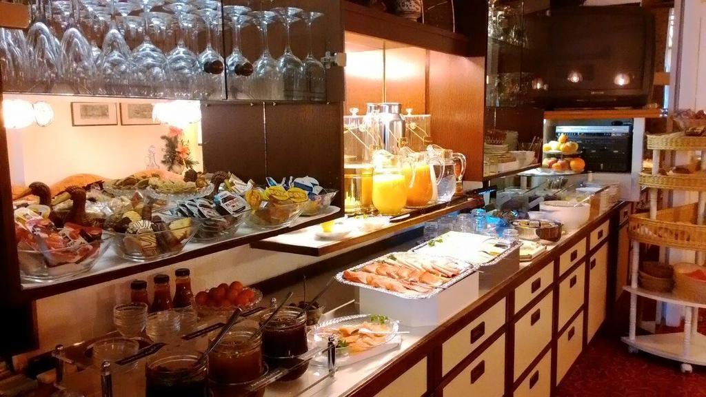 Hotel Luga Нюрнберг Экстерьер фото