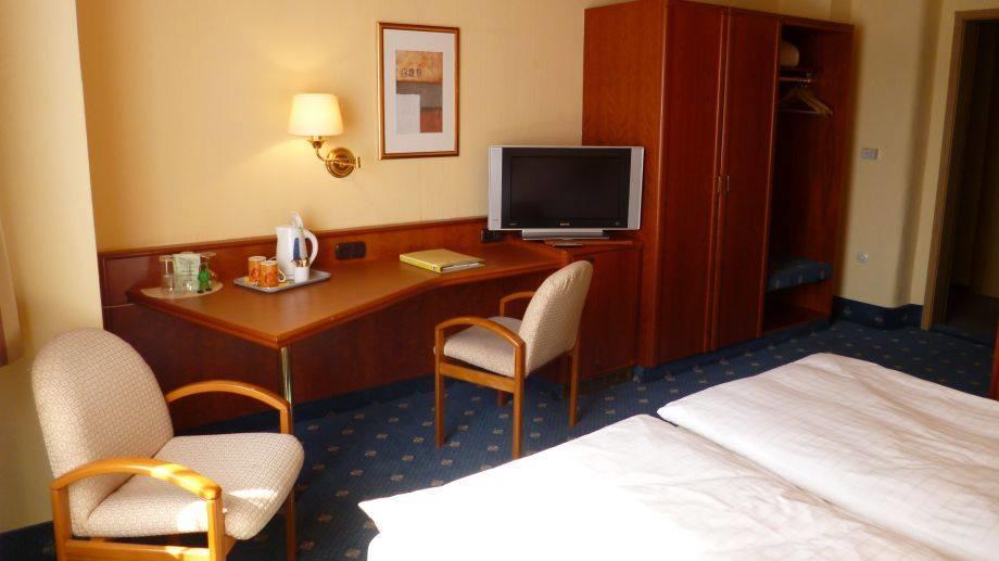 Hotel Luga Нюрнберг Экстерьер фото