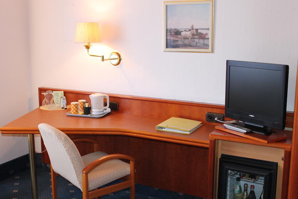 Hotel Luga Нюрнберг Экстерьер фото