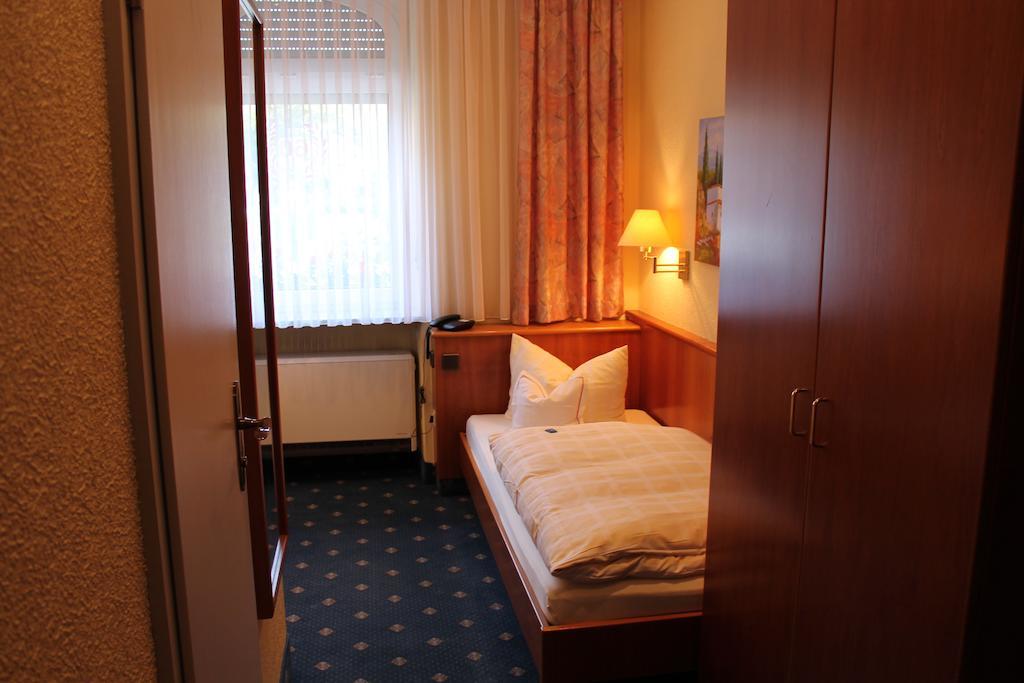 Hotel Luga Нюрнберг Экстерьер фото